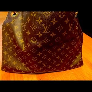 Louis Vuitton artsy